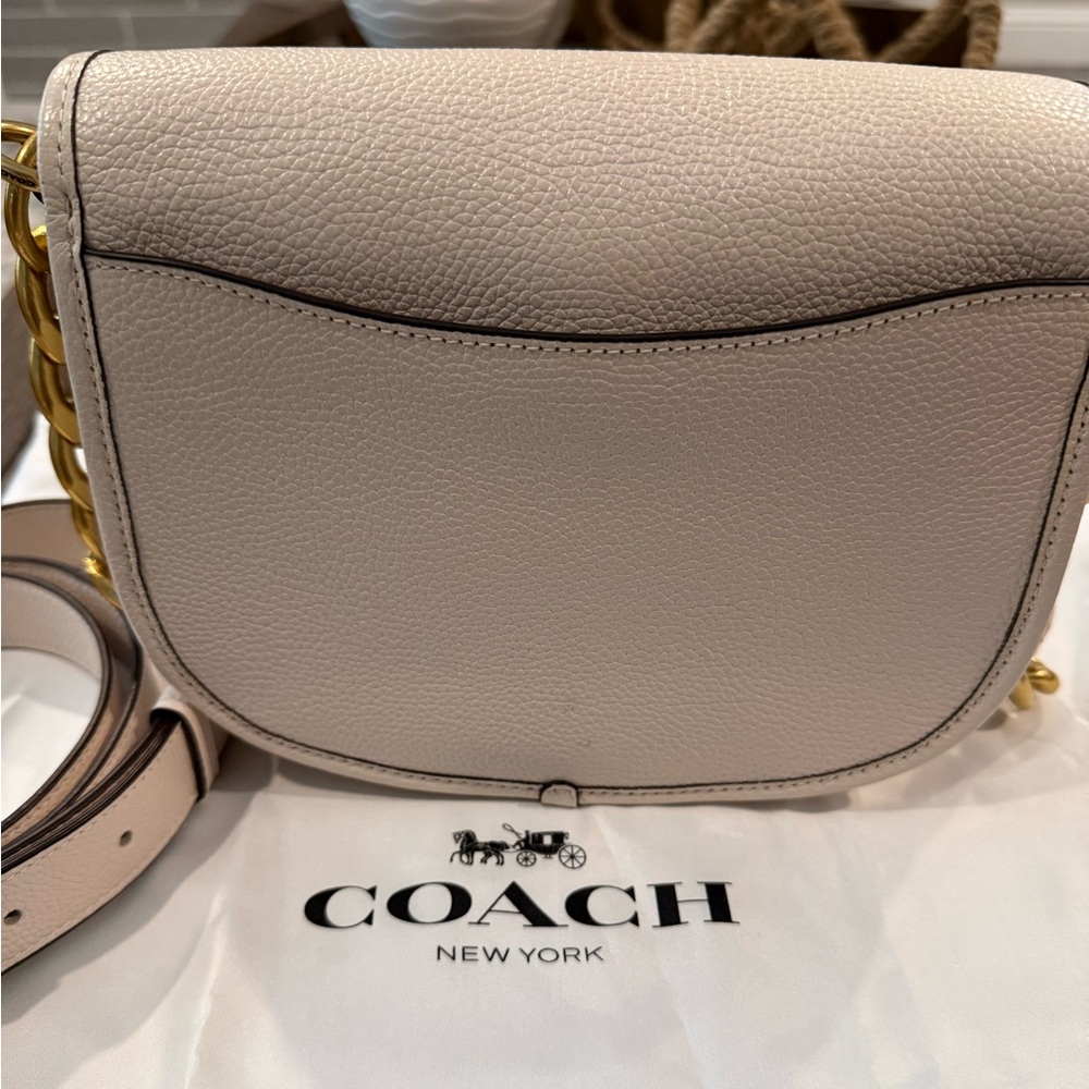 Coach Leather Shoulder/Crossbody Bag with Chunky Gold Chain Strap - Picture 3 of 12